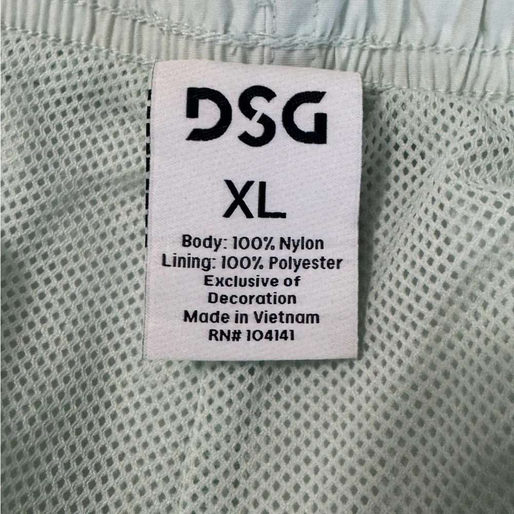 DSG Men’s Mint Candy 6” Mesh Lined Rec Short Size XL